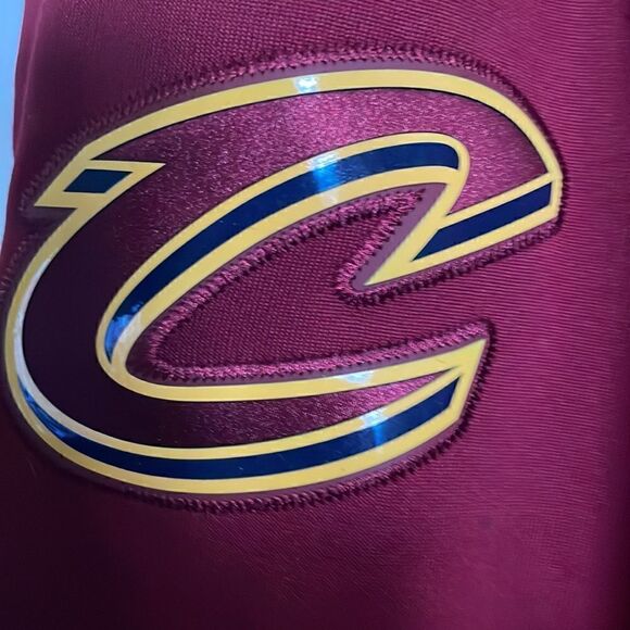 Nike NBA Cleveland Cavaliers
Courtside  Sweatbands Size L NWT - Picture 9 of 9